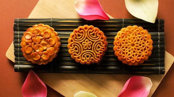 nhung-truong-hop-me-sau-sinh-khong-nen-an-banh-trung-thu